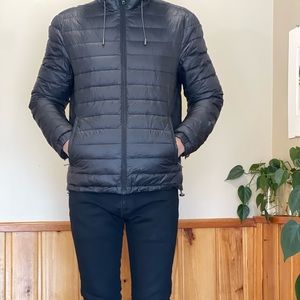 Zara men black puffer down jacket. Size Large